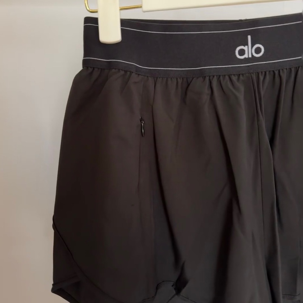 Alo Yoga Match Point Short - Picture 3 of 6